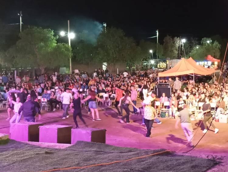 El Festival del Hachero Riojano hizo vibrar a Chepes en una noche inolvidable de música y tradición