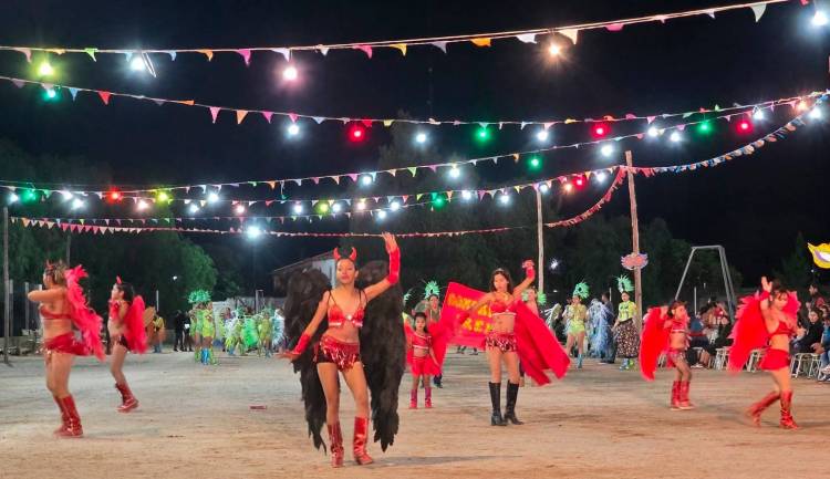 Éxito y algarabía en los carnavales del Club Sportivo Barrio Belgrano de Chepes