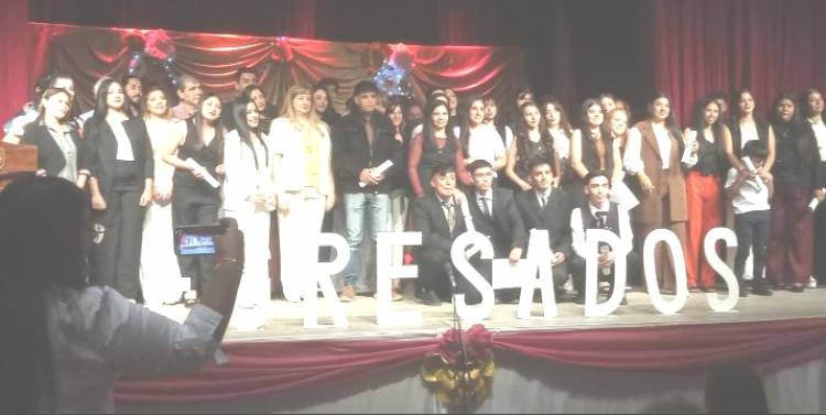 Emotivo acto de graduación en el ISFD “Esmeralda Fernández Zárate Aguilar”