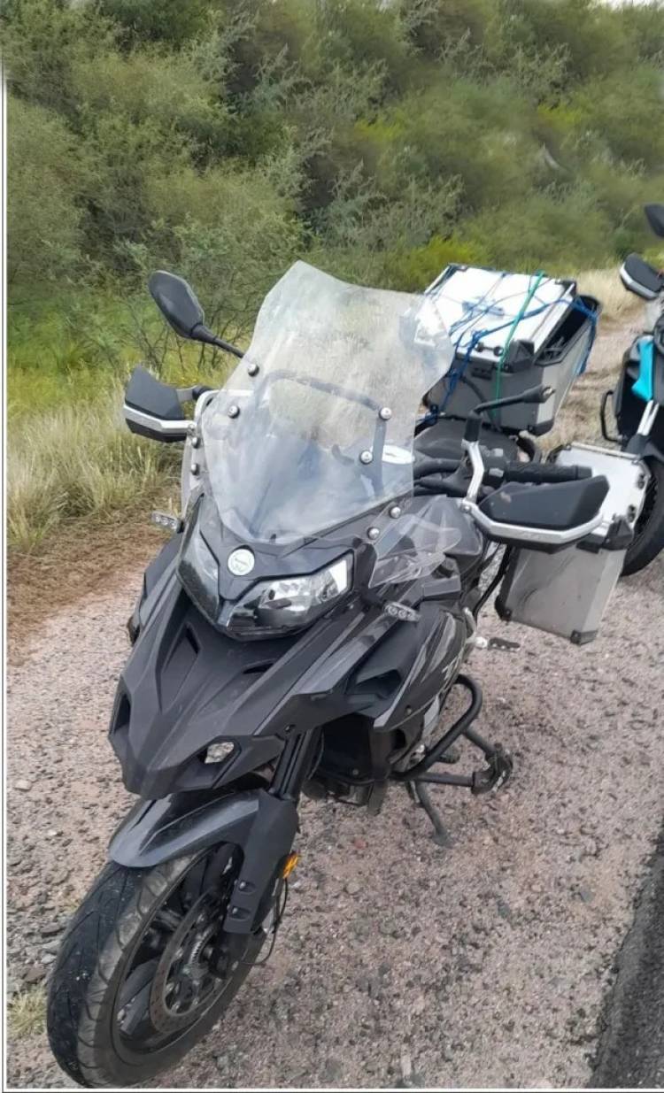 Motociclista mendocino sufrió una caída en Ruta 141 y fue hospitalizado cerca de Chepes
