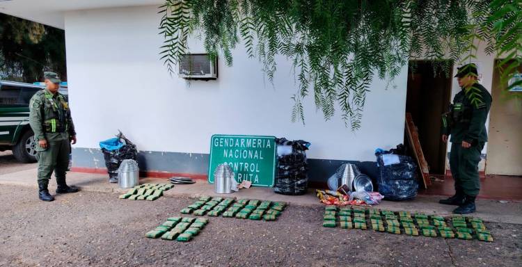 Interceptaron encomiendas con hojas de coca y mercadería ilegal en La Rioja