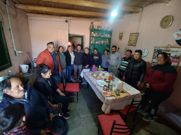 El Totoral: Silvia Flores impulsa gestiones para mejorar las condiciones de las escuelas