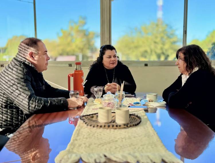 Reunión de trabajo y planificación institucional de cara al aniversario departamental