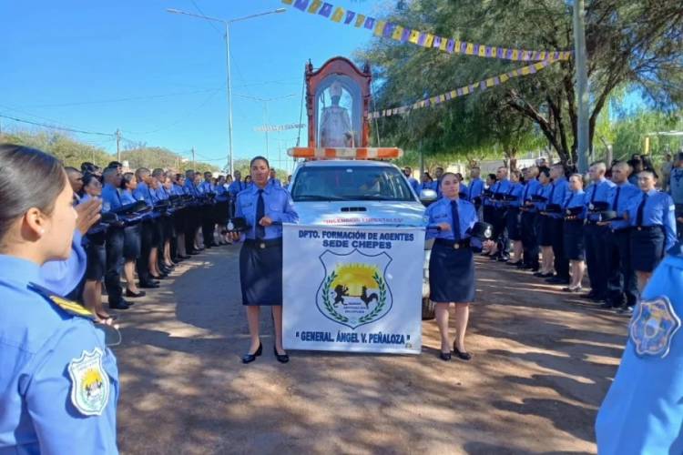 San Nicolás visitó la escuela de agentes de Policia en Chepes