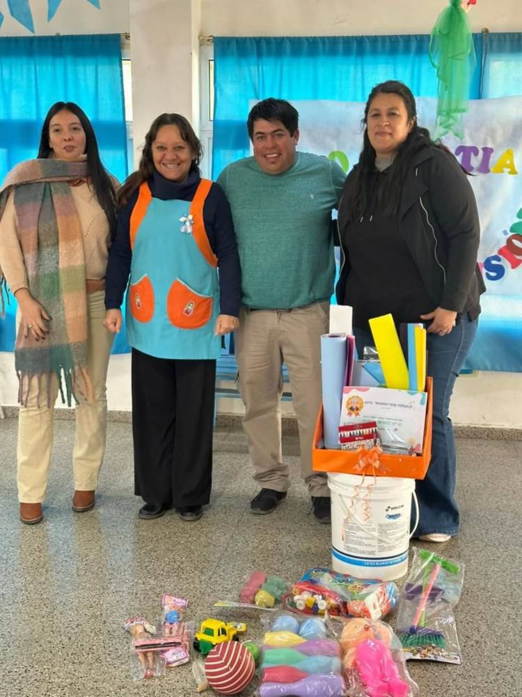 Municipio fortalece la educación inicial con entrega de materiales y juguetes
