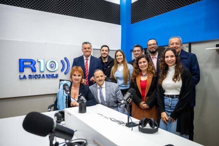 Quintela participó de la inauguración de Radio 10 La Rioja y analizó la situación del país