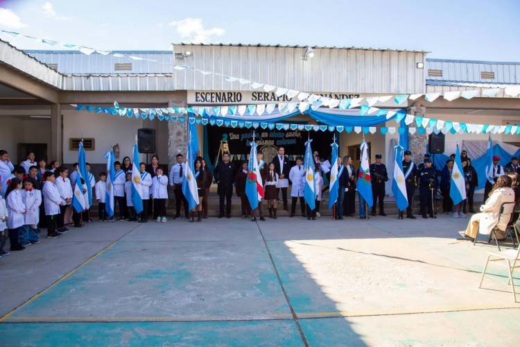 Villa Casana conmemoró el 25 de Mayo con acto oficial y desfile cívico