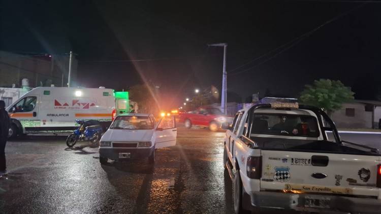 Tres personas resultaron heridas tras un choque entre una motocicleta y un automóvil en Chepes