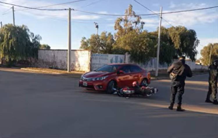 Motociclista resultó herido tras chocar con un automóvil en Chepes