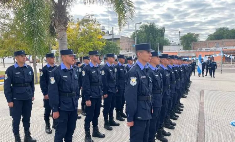 Cincuenta aspirantes de la Escuela de Policía de Chepes jurarán lealtad a la Bandera Nacional