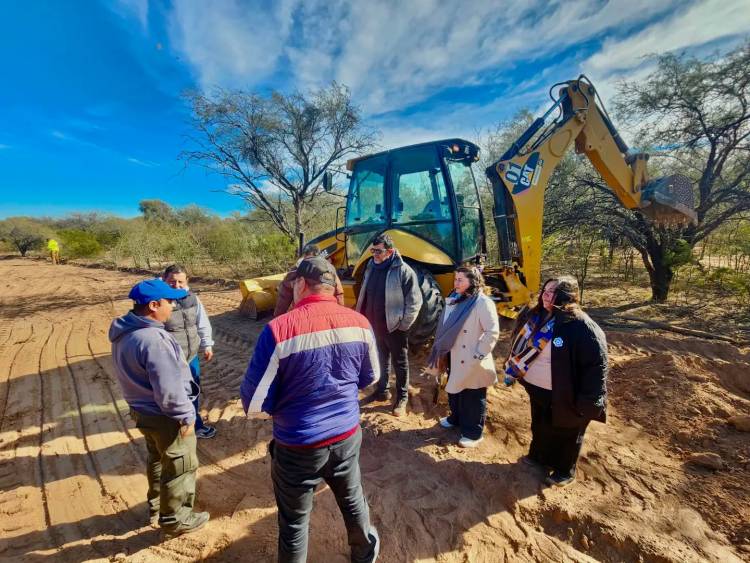 Avanza una importante obra de ampliación de la red de agua en barrio El Alto