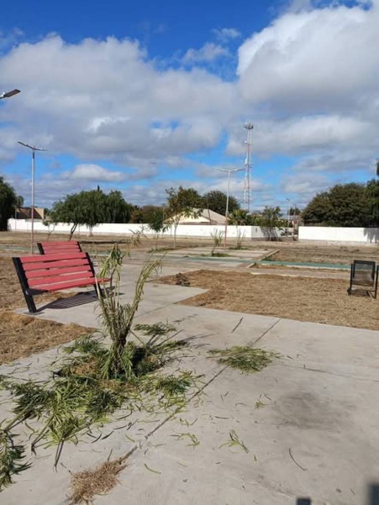  El vandalismo en el Centro Administrativo, Social y Cultural de Chepes fue noticia en toda la provincia.