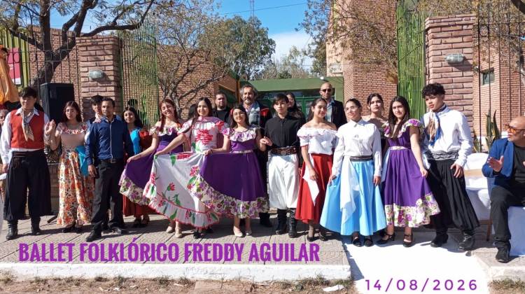 La Escuela Normal homenajea a Freddy Aguilar y pone su nombre al Taller de Danza Folklórica