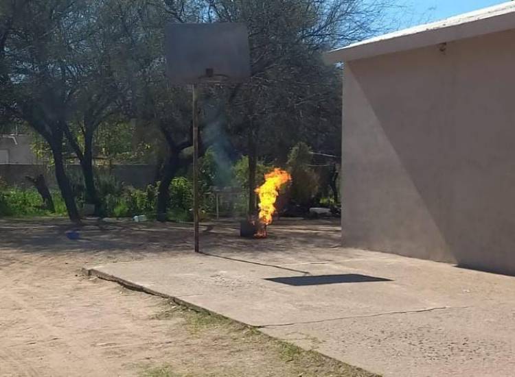 Una pérdida de gas provocó un principio de incendio y un hombre sufrió quemaduras en Catuna