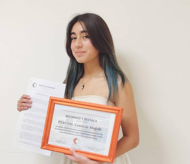 Reconocimiento a la destacada trayectoria de la atleta Candela Peredo