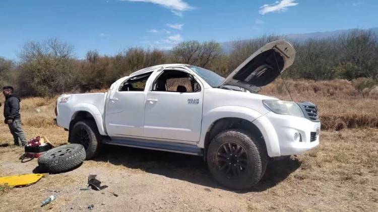 Tres personas fueron asistidas en un vuelco sobre Ruta Nacional N°38