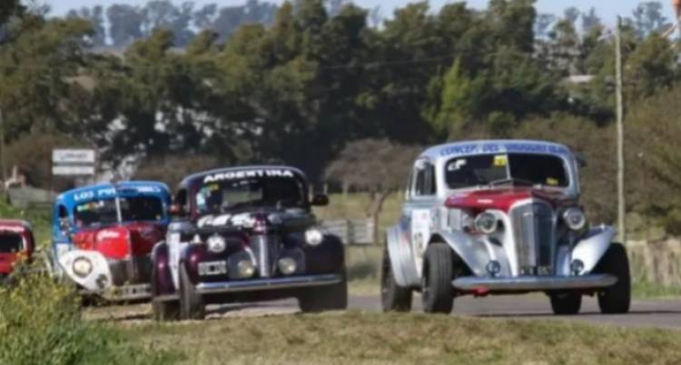 Rugen los motores en Chepes: más de 100 autos históricos llegan este viernes en el Gran Premio Argentino Histórico