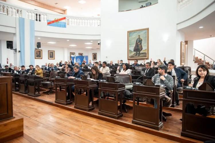 Cristian Pérez y Yuliana López presentaron nueve proyectos legislativos en la Cámara de Diputados de La Rioja