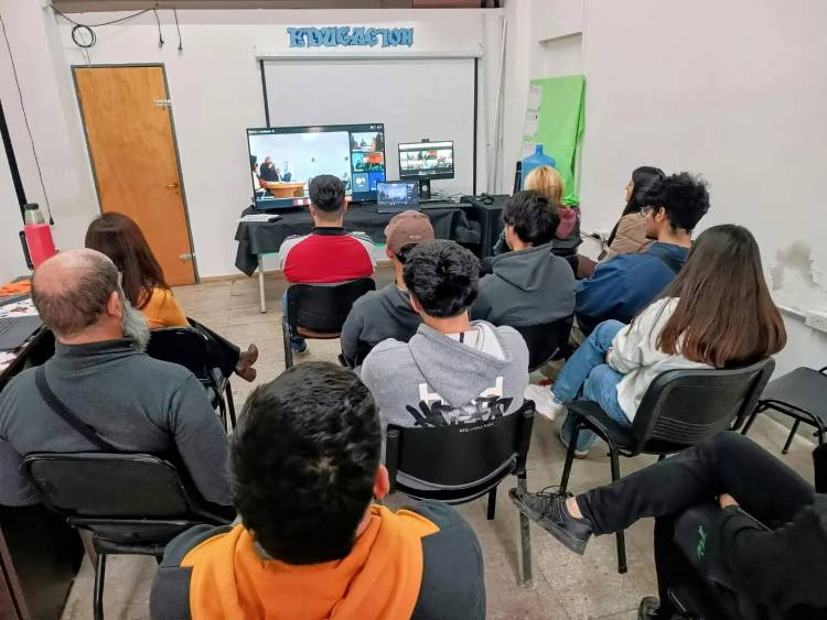 Impulsan la capacitación laboral y digital para jóvenes del departamento
